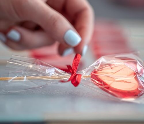Jak usunąć plamy z krwi menstruacyjnej z kanapy
