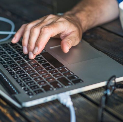 Jak wyłączyć laptopa za pomocą klawiatury?