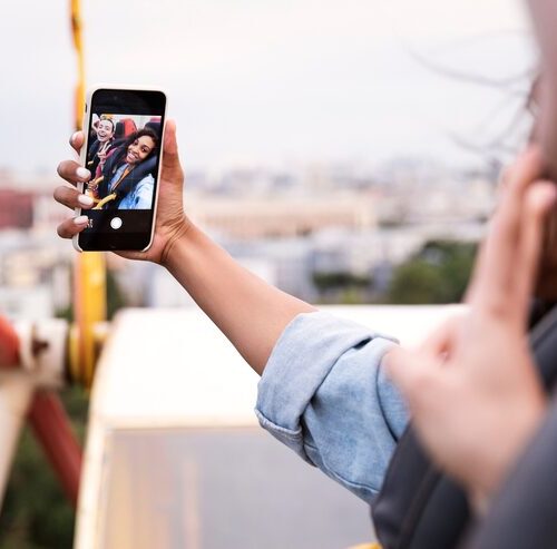 Jak ściągnąć zdjęcia z chmury Google na telefon?