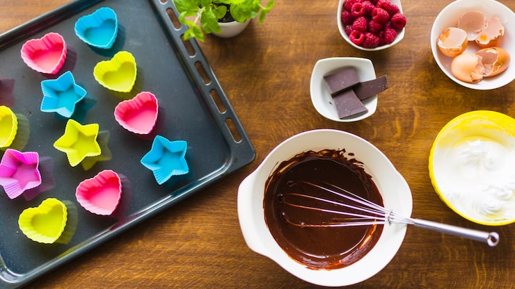 Jak zrobić czekoladowe kule na tort