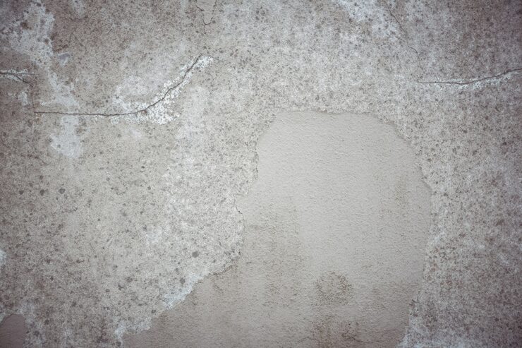 Jak usunąć tłuste plamy z betonu architektonicznego?