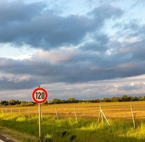 Ile kilometrów ma hektar?